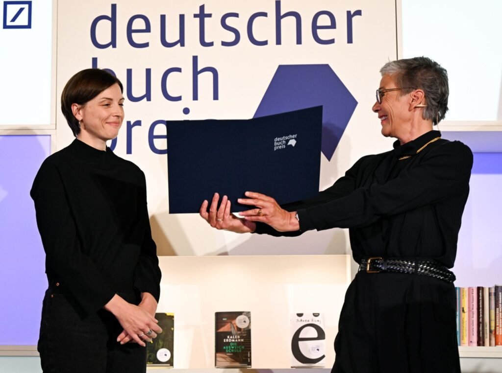 Dorothee Elmiger: Schweizer Autorin und Literaturpreisträgerin